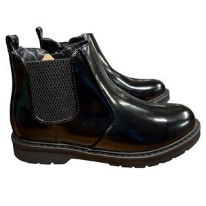 Thereabouts Girls Black Shiny Heeled Ankle Boots. Size 2.